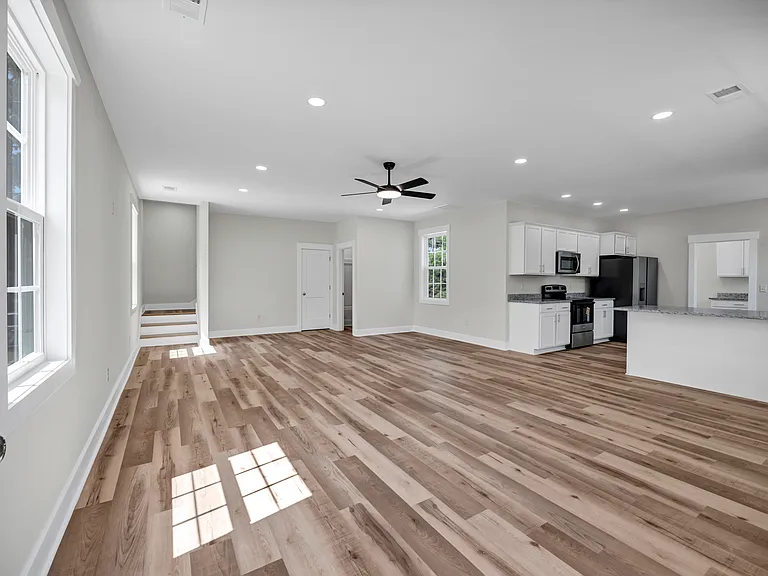 1158 Olympia Ave — Photo 15