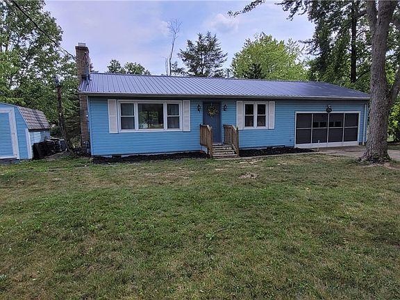 2nd image of 1600 Laurel Dr