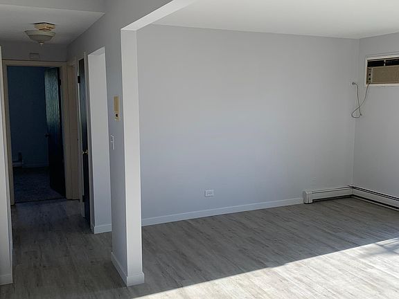 4th image of 42 E 58th St APT 3S