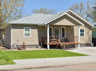 305 Mississippi Ave, Miles City, MT 59301