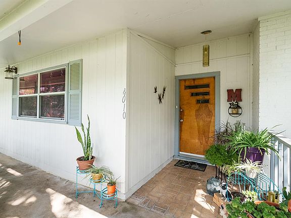3rd image of 4010 Oakdale Dr