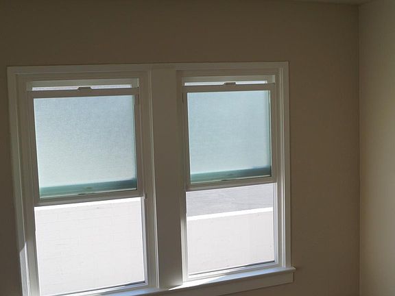 4th image of 3343 4th Ave #104