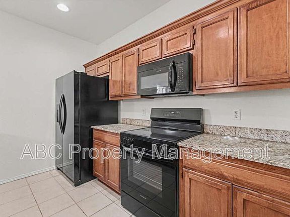 2nd image of 3006 SW Deerfield Blvd #2