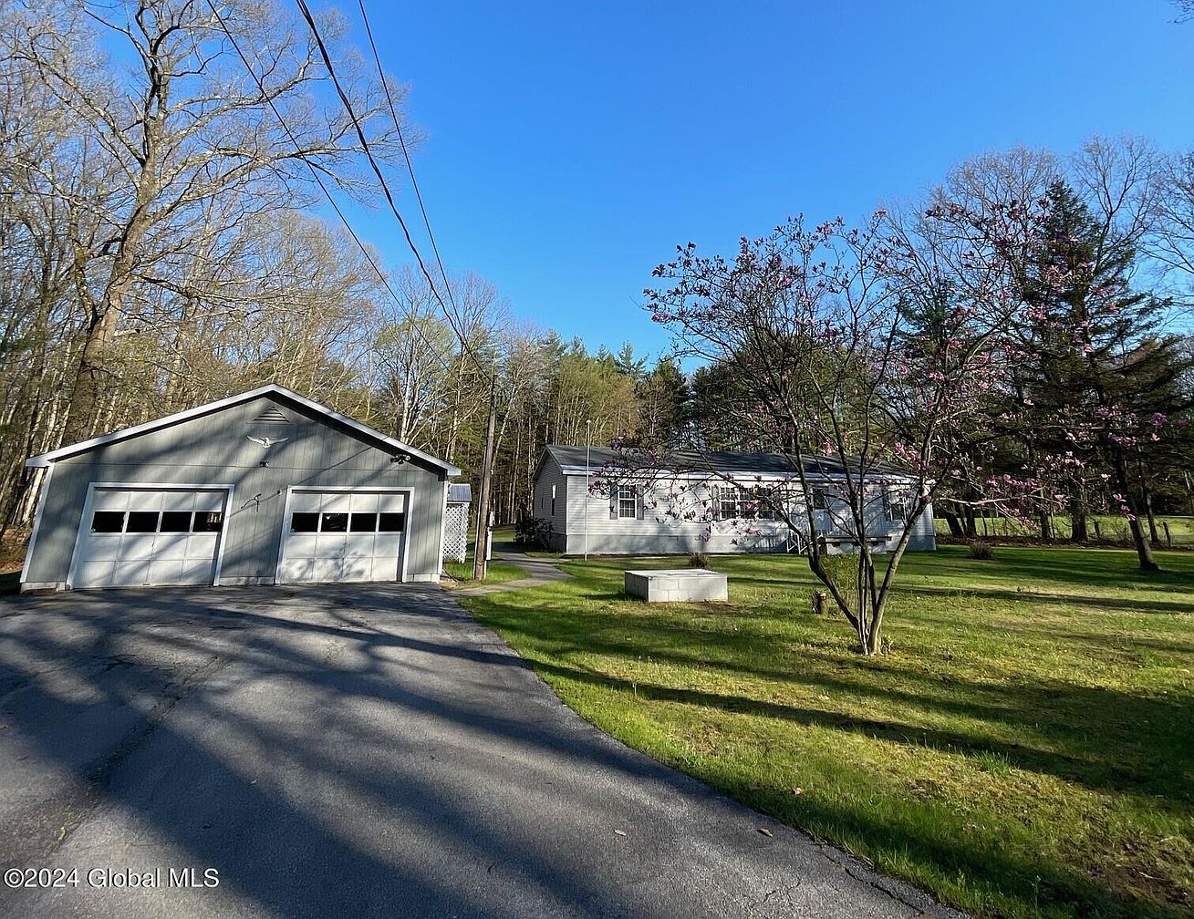 1st image of 558 Selfridge Road