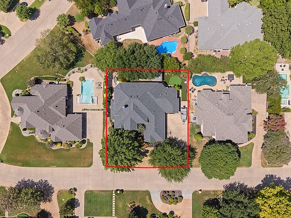 4th image of 921 Fairway View Dr