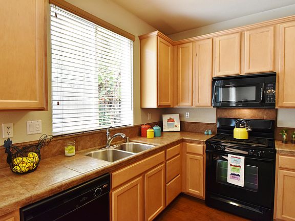 2nd image of 8391 Crystal Walk Cir