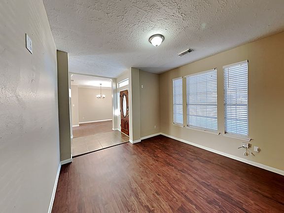 4th image of 4926 Heritage Plains Dr