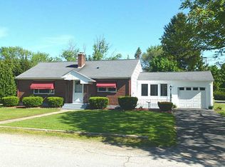 1 Wampum Trl, Cumberland, RI 02864