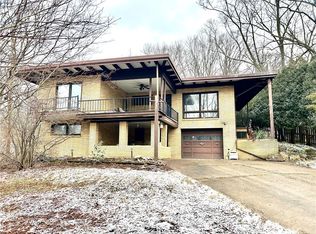 107 Rockwell Dr, Jeannette, PA 15644