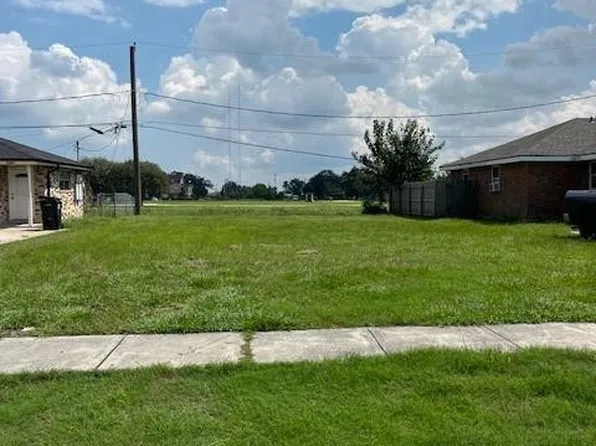 4001-03 Jupiter Dr, Chalmette, LA 70043