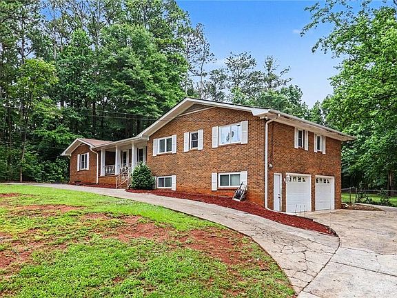 3rd image of 329 Plantation Cir