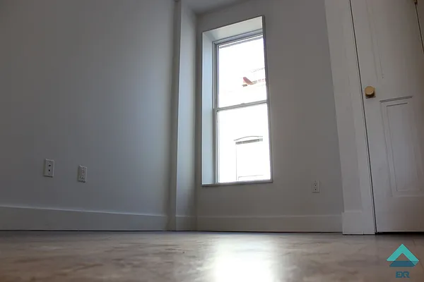 Rented by EXR | media 28