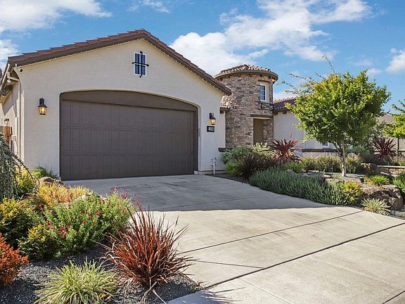 3rd image of 1096 Clearwater Creek Blvd