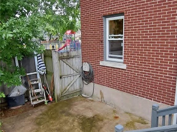 5th image of 2498 Linwood Ave