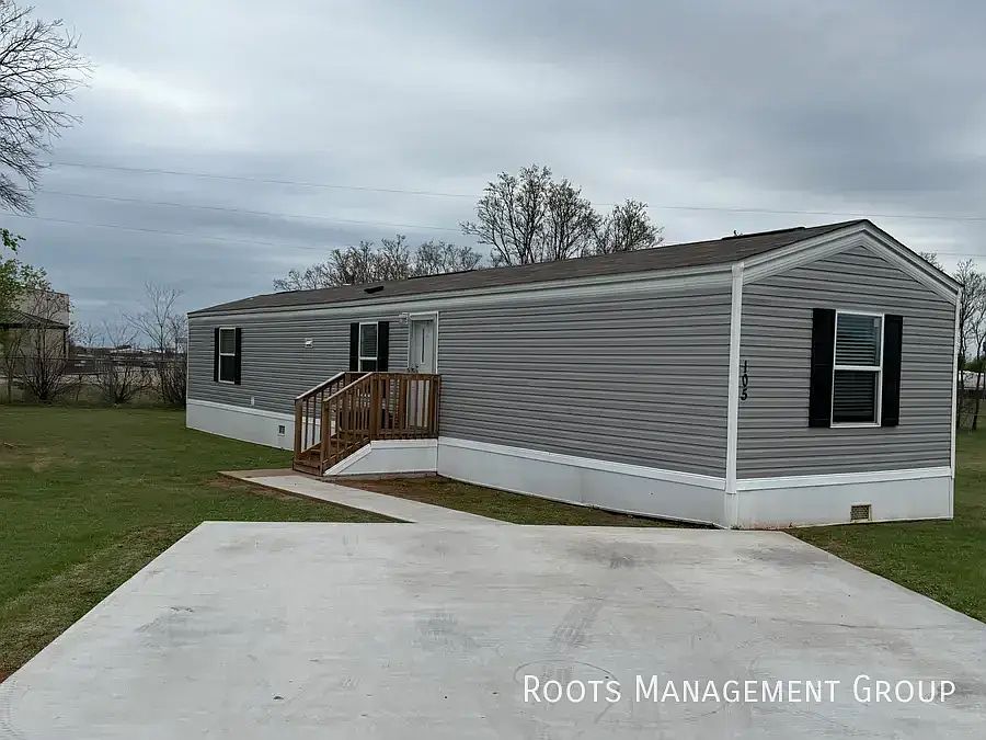 1st image of 105 Becky Dr #105