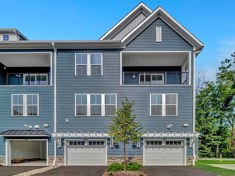 10208 Donatello Dr — Photo 26