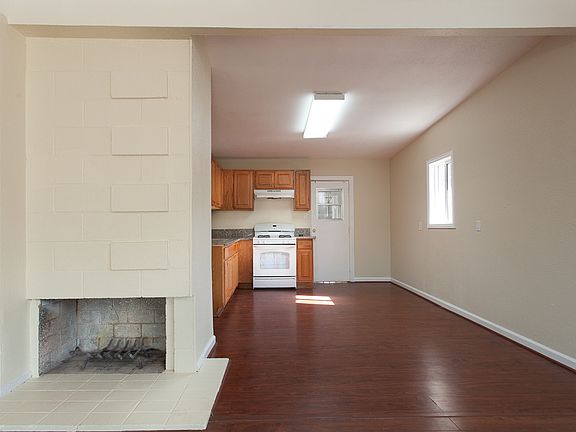 4th image of 13944 Oval Dr