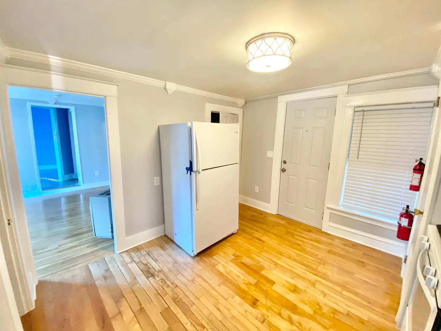 2 Bedroom Apartment in Burlington VT Available NOW! — Photo 3