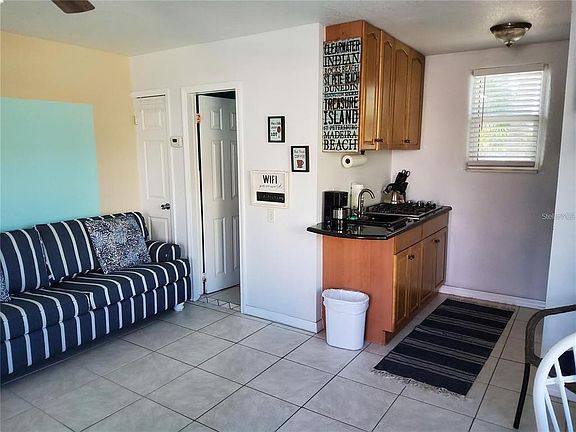 3rd image of 603 MANDALAY AVENUE #212