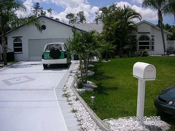 1026 SE Damask Ave, Port Saint Lucie, FL 34983