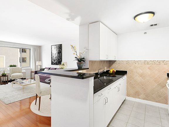 2nd image of 40 W 116th St APT B501