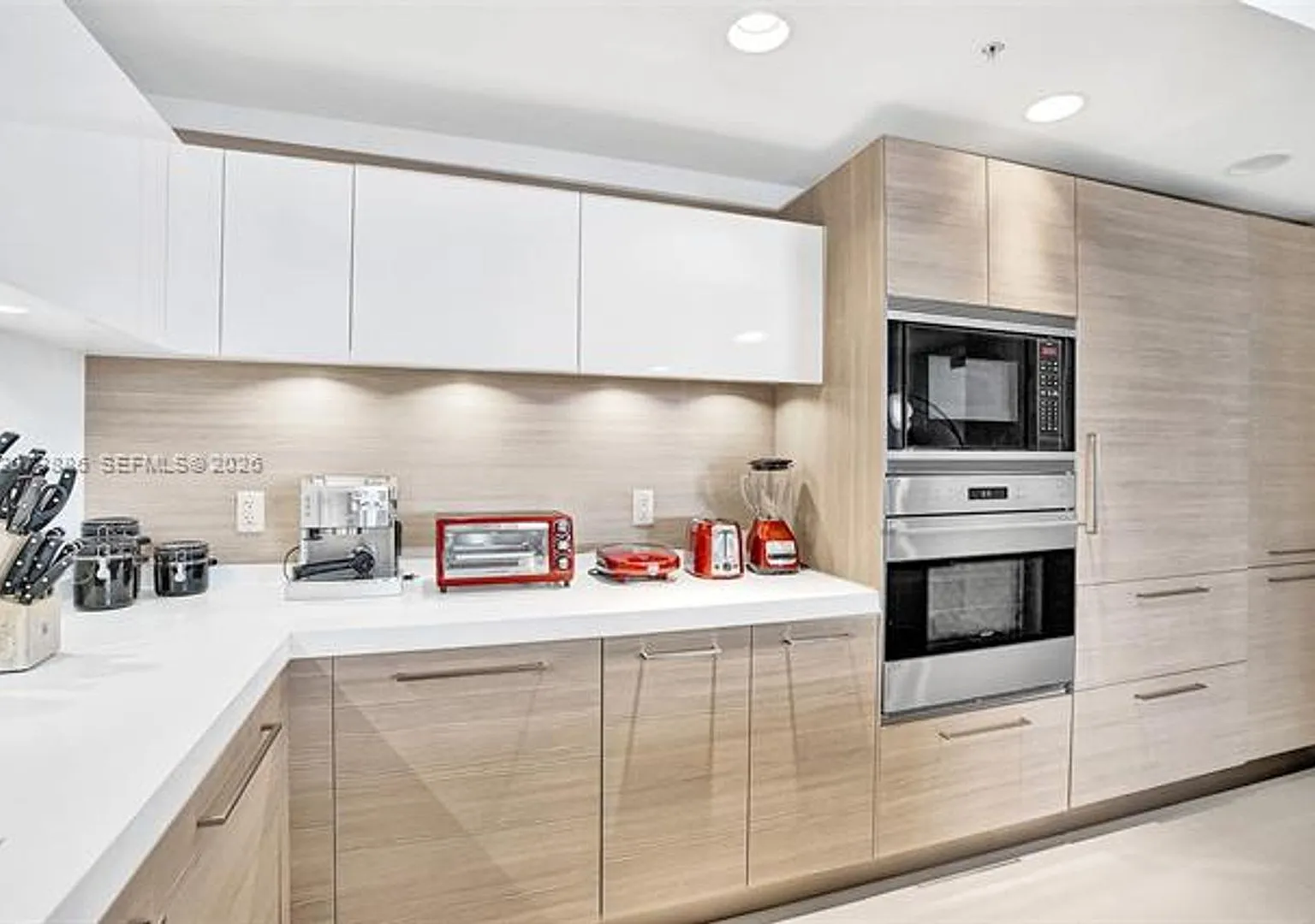 17301 Biscayne Blvd cu-1207, North Miami Beach, FL 33160 — Photo 1