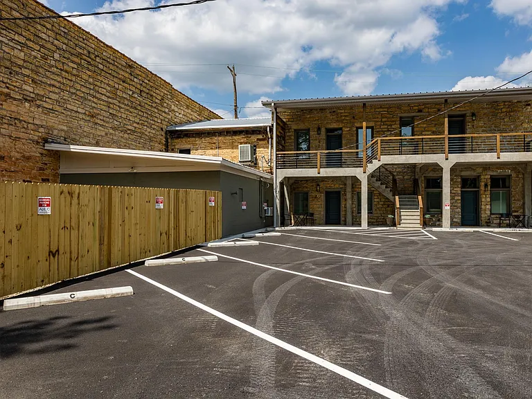 171 N Central Ave #D — Photo 2