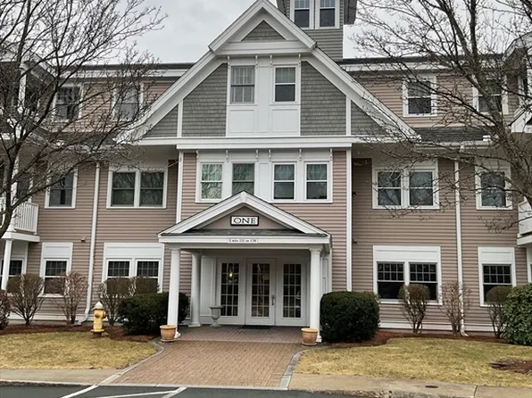 6 Technology Dr APT 138, North Chelmsford, MA 01863