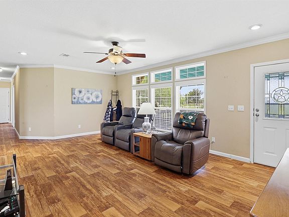 5th image of 32818 Rogers Rd