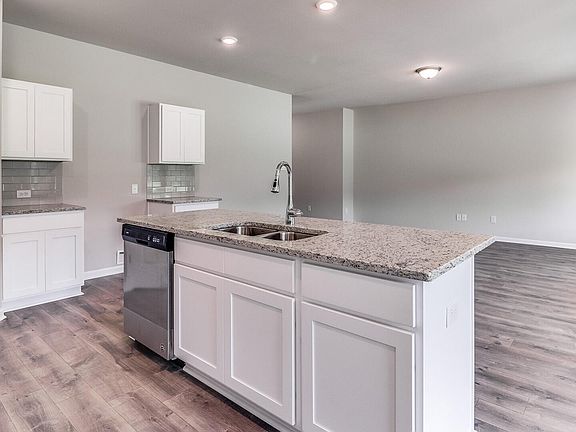 4th image of 3404 Magnolia Lakes Blvd