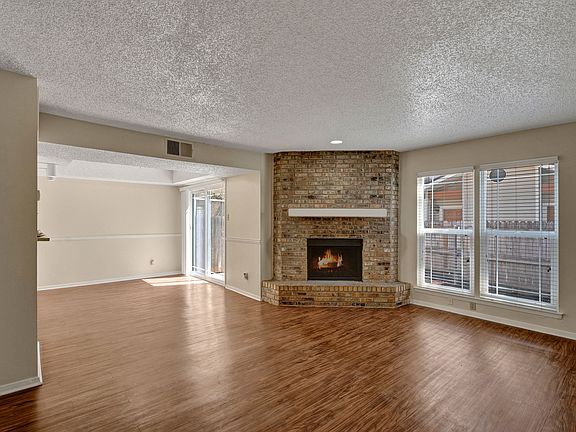 Summertree Place Living Room