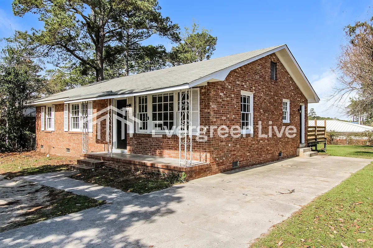 Building Photo - 1305 Faraway Dr