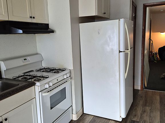 3rd image of 701 E 2nd Ave #202