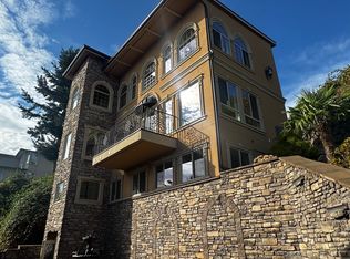 8179B NE Juanita Dr #B, Kirkland, WA 98034