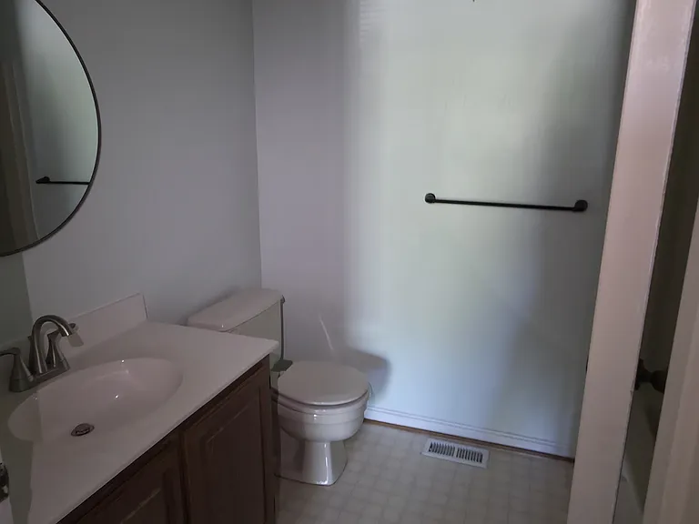 2202 N Tollgate Cir — Photo 21