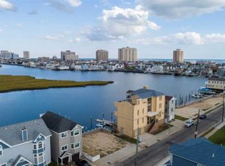 223 N Surrey Ave, Ventnor, NJ 08406