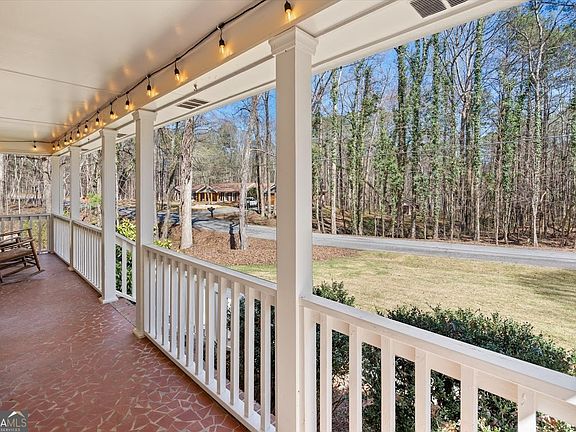 5th image of 125 Lost Lake Rd