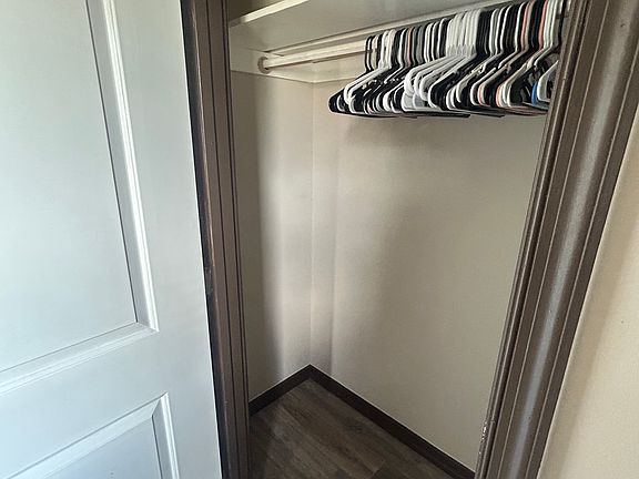 4th image of 616 Moosic St APT 2