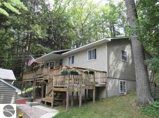 4364 S Vandervoight Dr, Traverse City, MI 49696