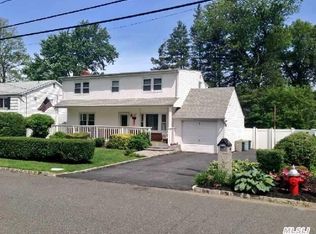 20 Clark St, Huntington, NY 11743