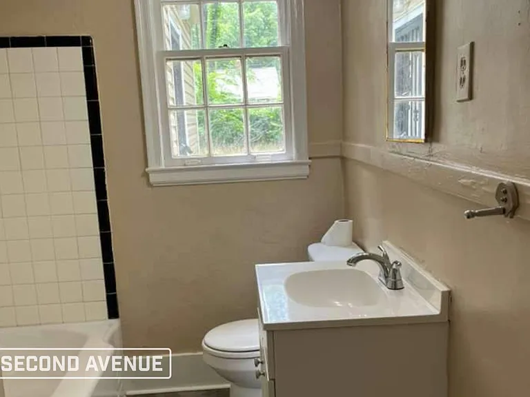 2753 Burns Ave — Photo 5