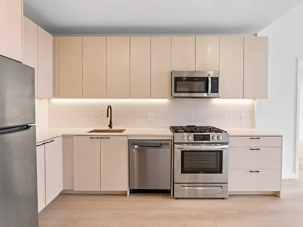 153-10 88th Avenue image 6 of 29