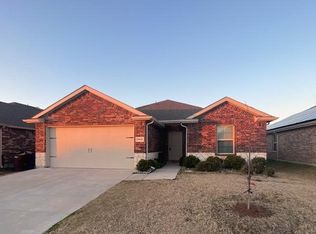 1812 Yale St, Farmersville, TX 75442