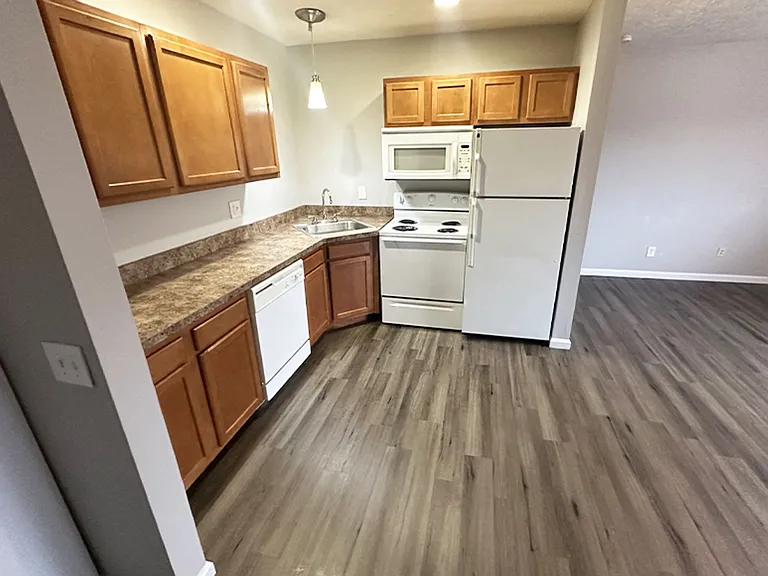 550 Lowell Ave — Photo 1