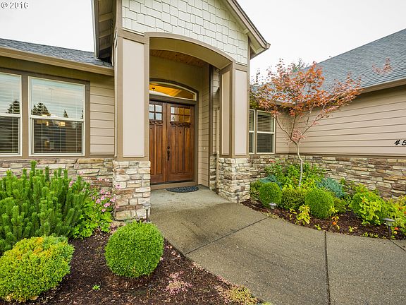 2nd image of 4520 NE 120th St