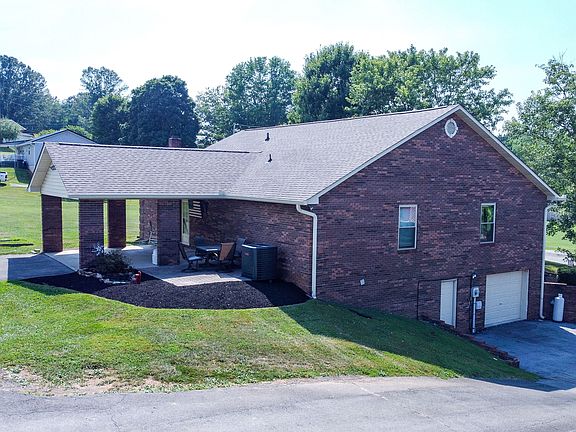 4th image of 3434 Norton Dr