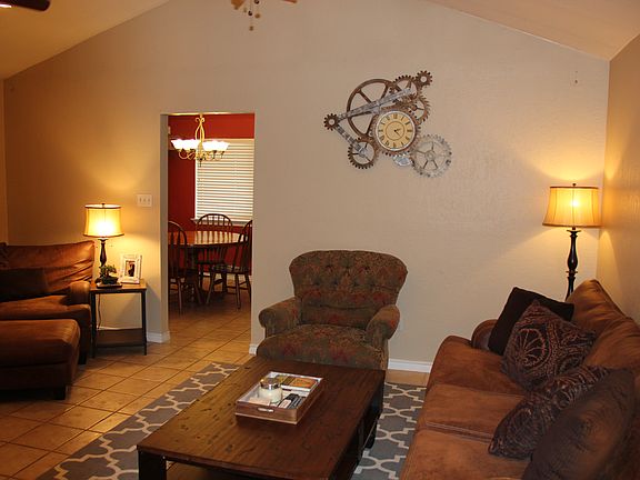 2nd image of 865 Wisteria Dr