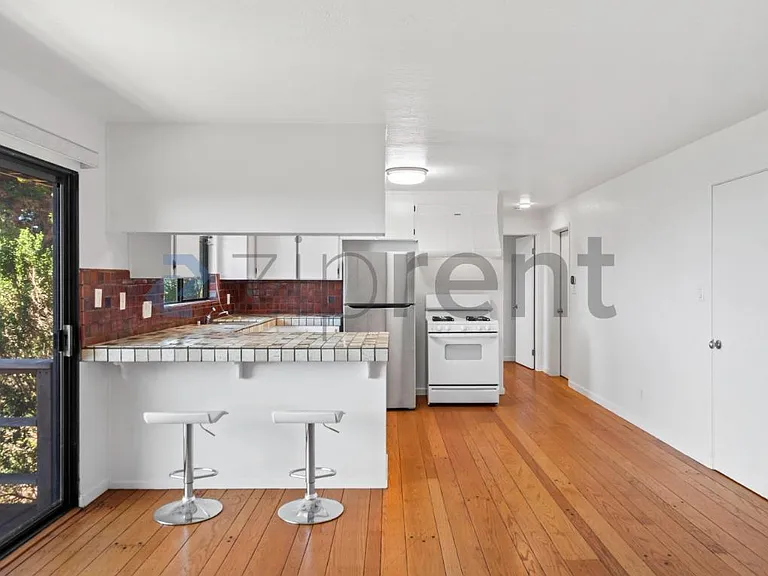 1127 Contra Costa Dr — Photo 9