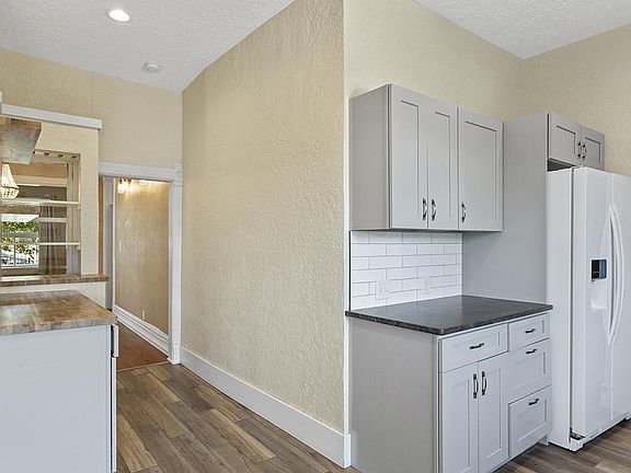 4th image of 1332 Lipan St