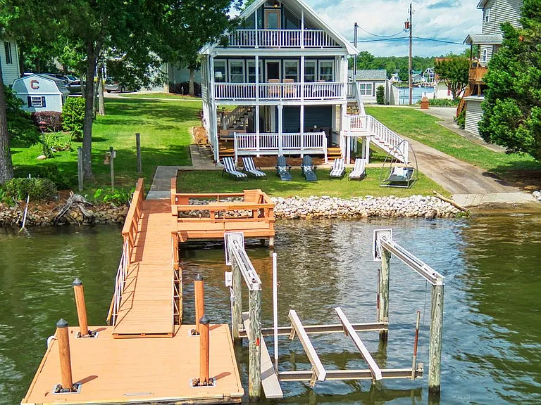 200 Mariners Pointe Rd — Photo 3